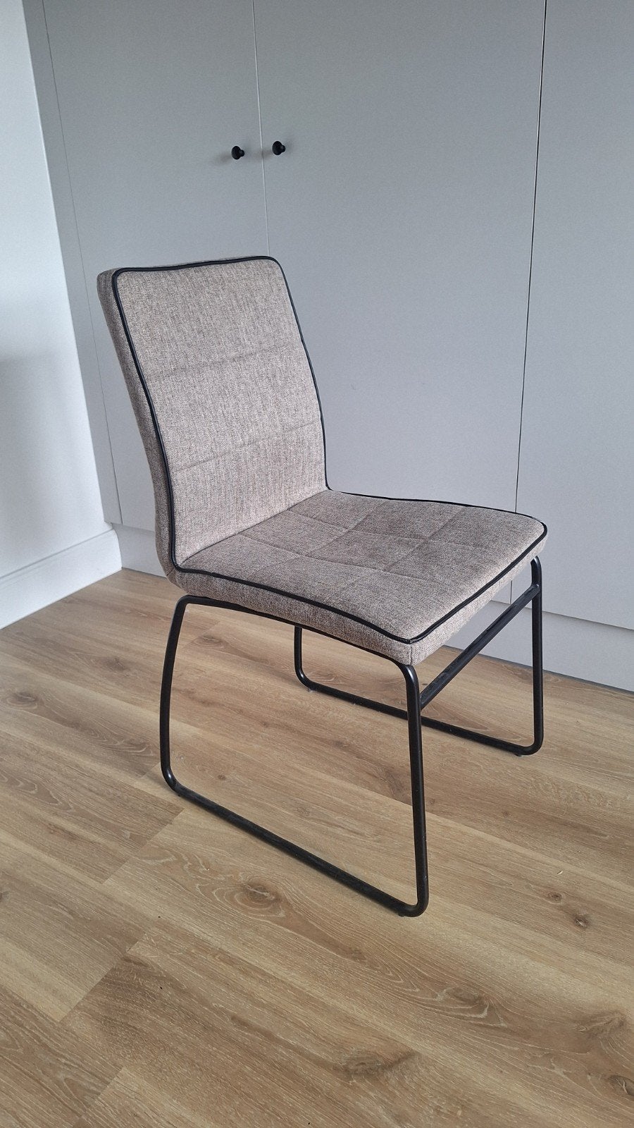 Grijsbruine stoelen, Enlèvement, Utilisé, Tissus