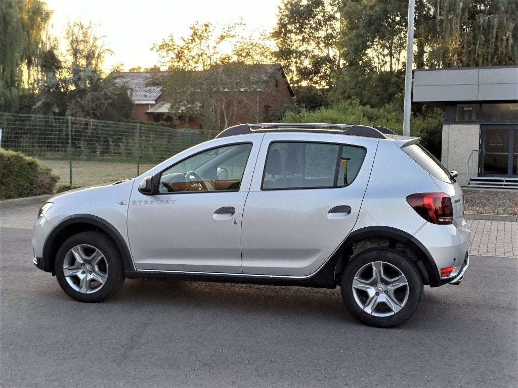 Dacia Sandero Stepway 1.0 Tce 90ch Automatique 14 000 km 201, Autos, Dacia, 90 kW, Argent ou Gris, Achat, Euro 6