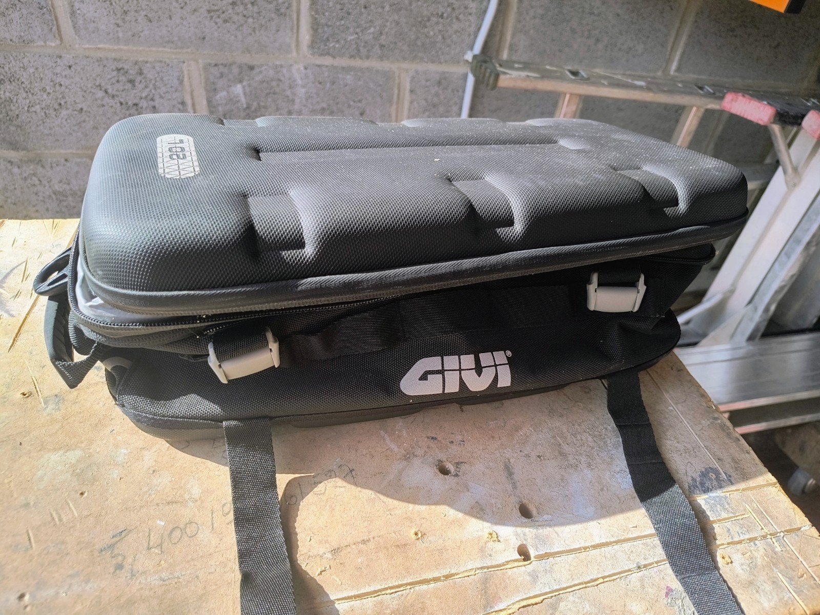 Givi Ultima 20l extra bagageruimte 2 stuks, Motoren, Ophalen of Verzenden