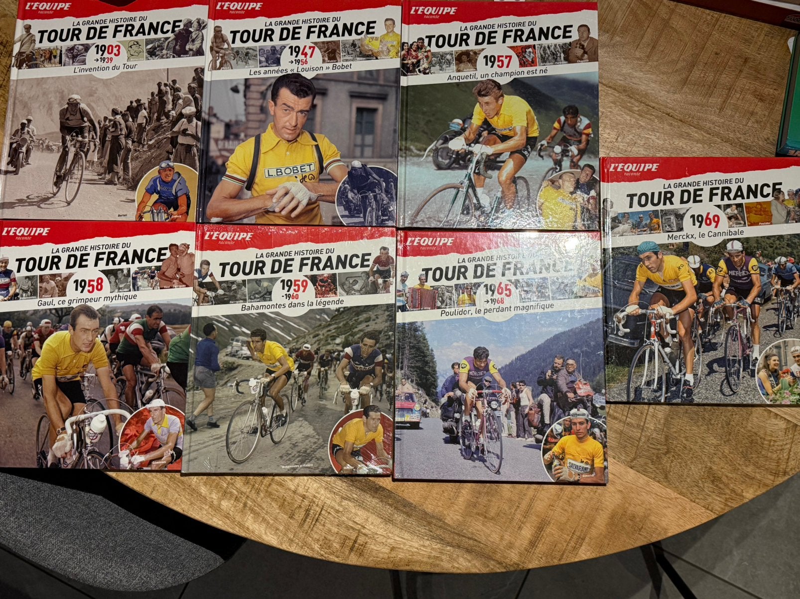 Lot de 7 livre( 1-5 et 8-9)la grande histoire du TourdeFranc, Enlèvement ou Envoi, Comme neuf