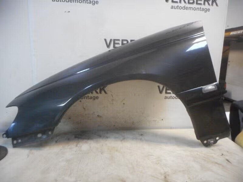 SPATBORD LINKS VOOR Opel Omega B (25 / 26 / 27), Bahnhofsplatz 65423 Rüsselsheim am Main, DE, Enlèvement ou Envoi, Garde-boue