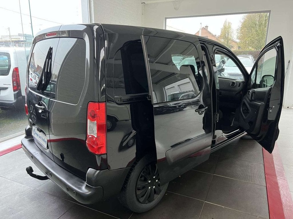 Citroën Berlingo 1.6 e-HDI 90CH BOITE AUTO ETG6 ATTELAGE GA, Auto's, Bestelwagens en Lichte vracht, Automaat, Stof, Gebruikt, Zwart