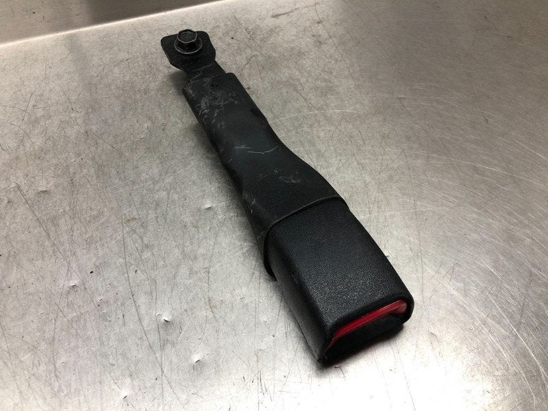 BOUCLE DE CEINTURE DE SECURITE AVANT DROIT Forester (SG), Utilisé, Subaru