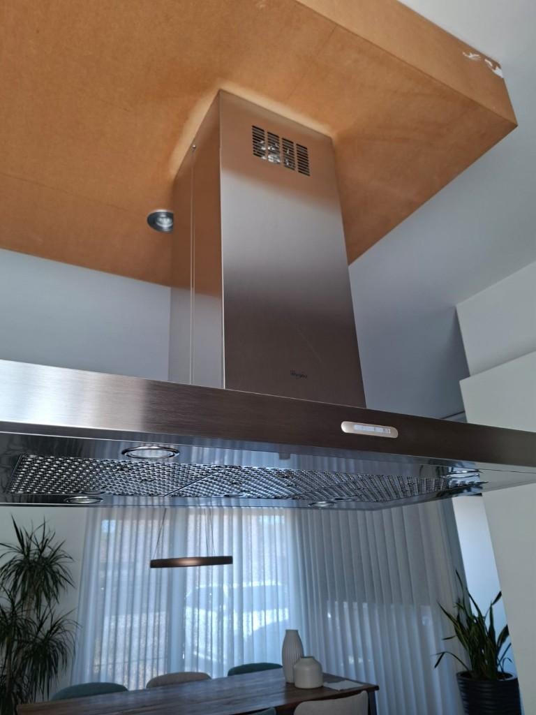 Hotte Whirlpool Matériau : Inox, Electroménager, Hottes, Utilisé, Encastré, 400 à 600 m³/h, Moteur, Enlèvement