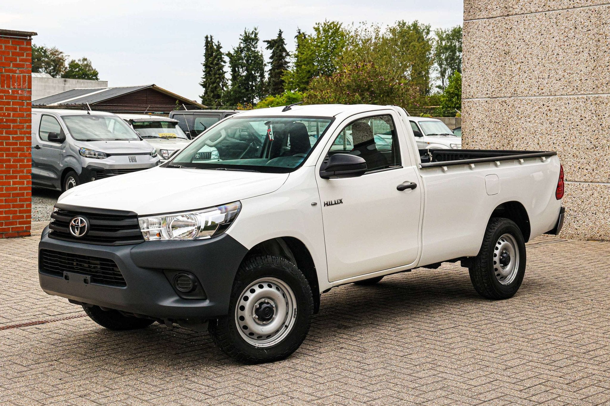 Toyota Hilux SLECHTS-35200KM*LICHTE-VRACHT*TREKGEWICHT-3500K, Auto's, Stof, 4 cilinders, 2065 kg, Wit