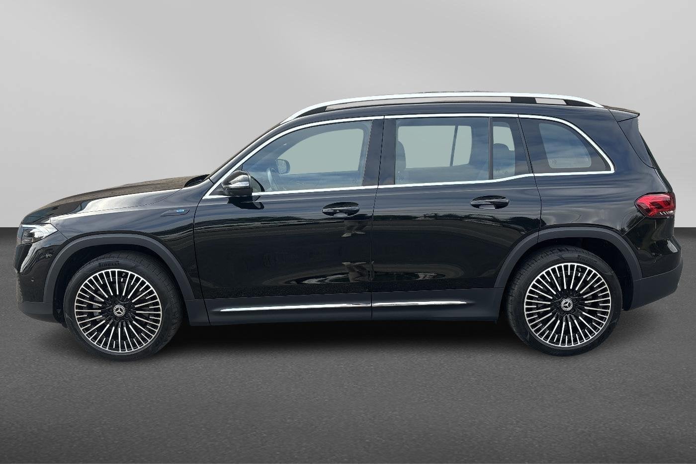 Mercedes-Benz EQB 300 4MATIC, Auto's, Automaat, Gebruikt, Zwart, 5 zetels