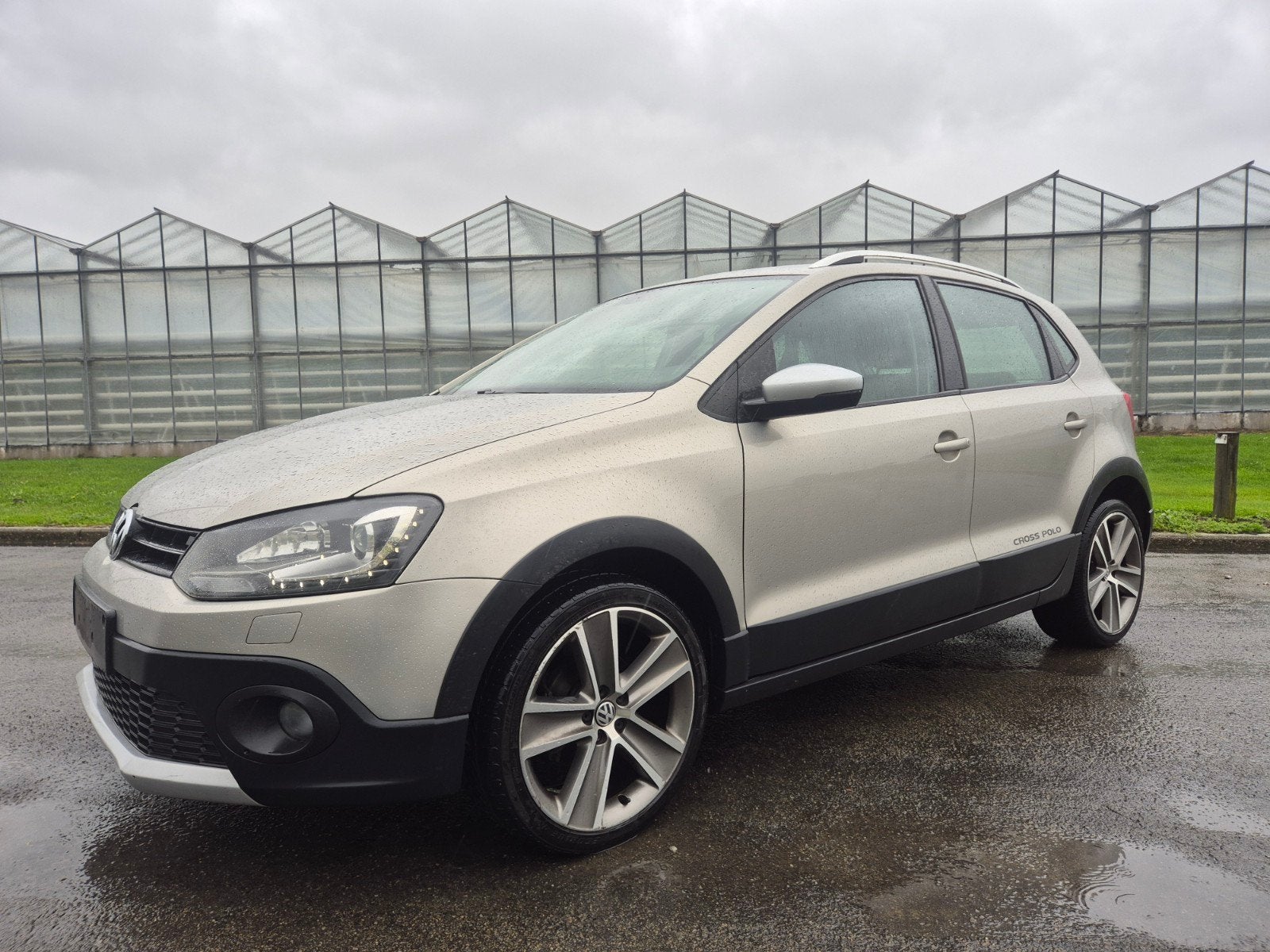 Vw Cross polo 16Tdi Xenon Airco pdc Zeer  Nette wagen, Euro 5, Stof, 4 cilinders, Xenon verlichting