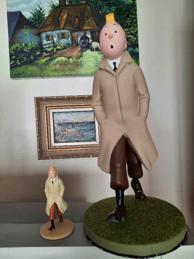 Figurine Tintin en trench-coat 30cm. peinte à la main, Collections, Enlèvement ou Envoi, Neuf, Autres types