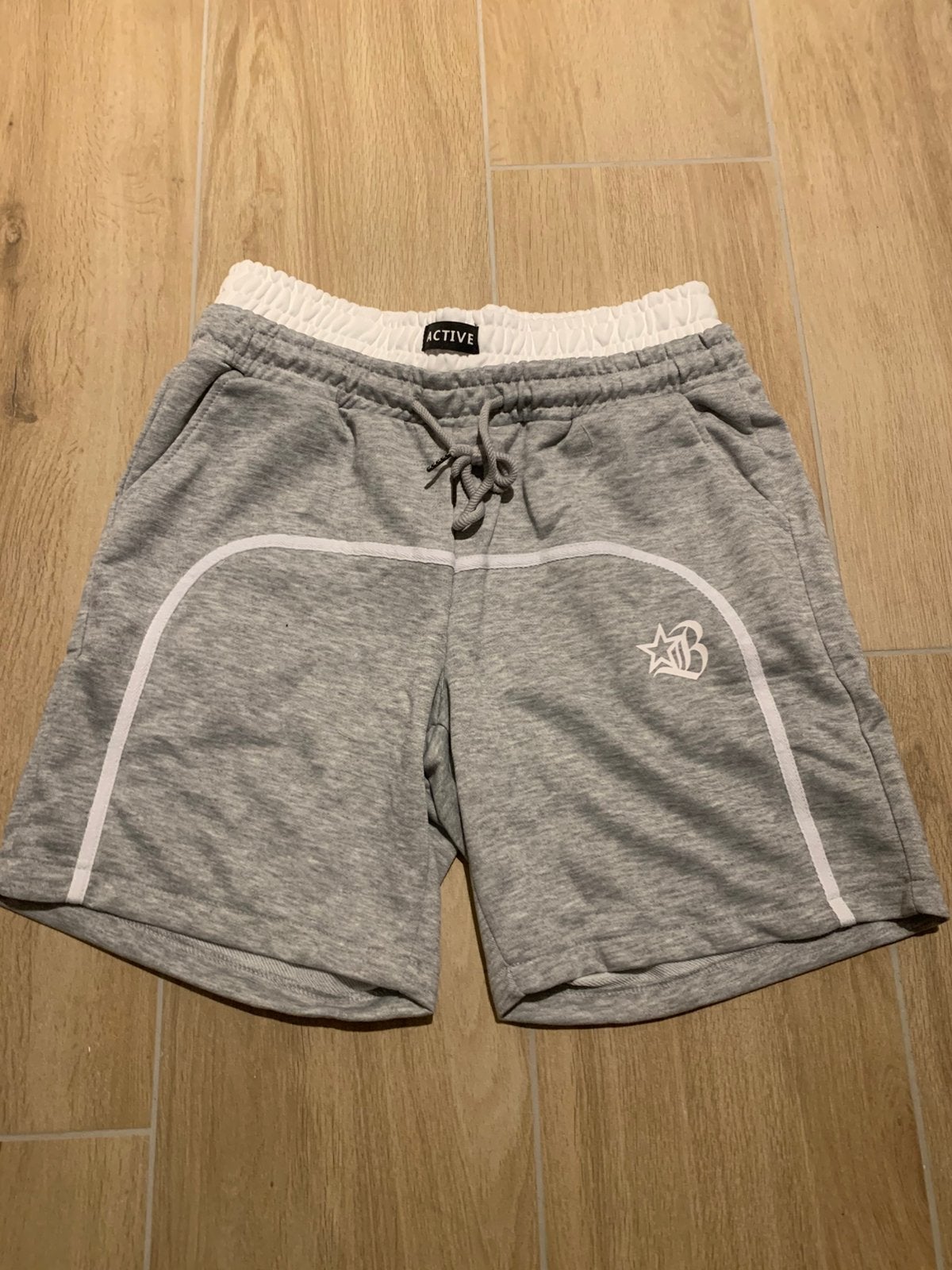 Nieuwe Grijze Heren Sweat Short / Chill Broek - Maat M, Kleding | Heren, Ophalen of Verzenden, Maat 48/50 (M)