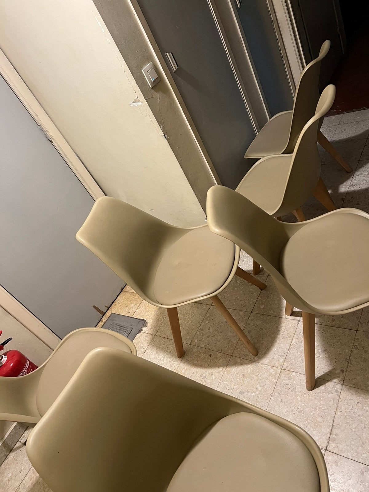 Lot de 7 chaises en bon état, Enlèvement