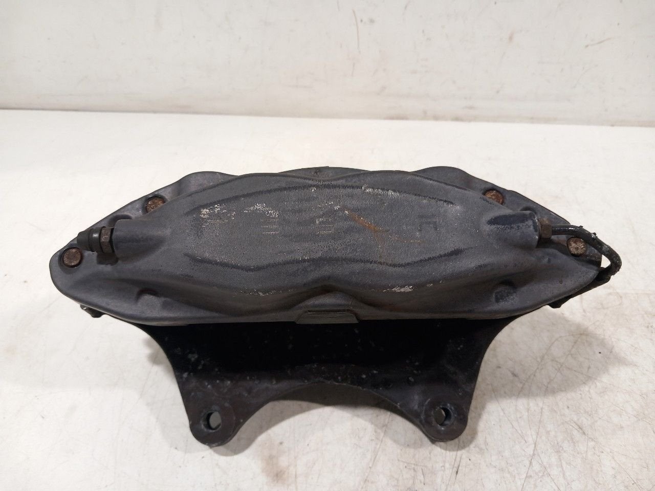 Remklauw links voor Tesla Model S, Onderdelen@venauto.nl, Van der Ven Autorecycling B.V., Gebruikt, Ettenseweg 76, 4706 PB Roosendaal, The Netherlands