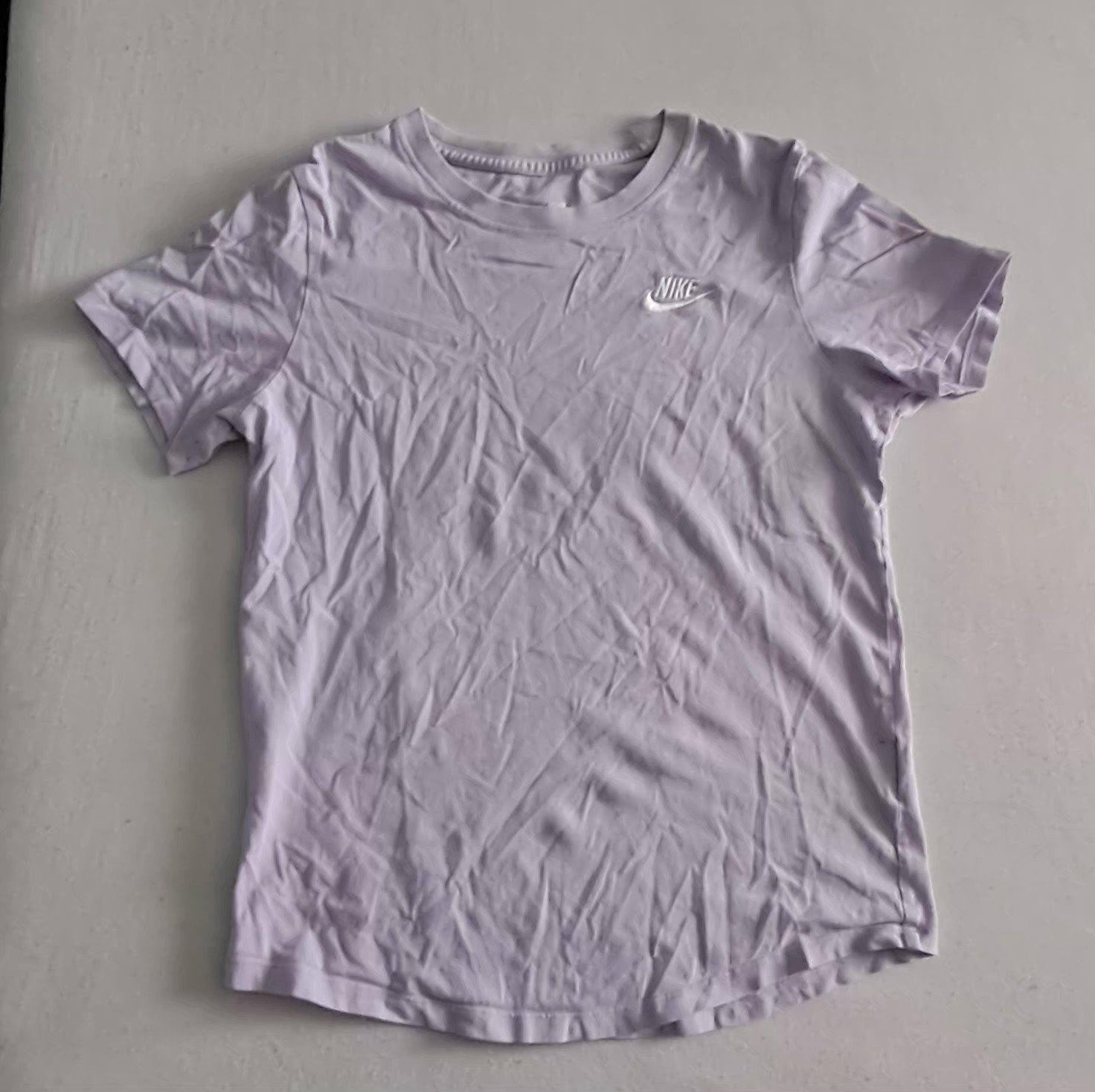 Paarse nike t-shirt., Ophalen