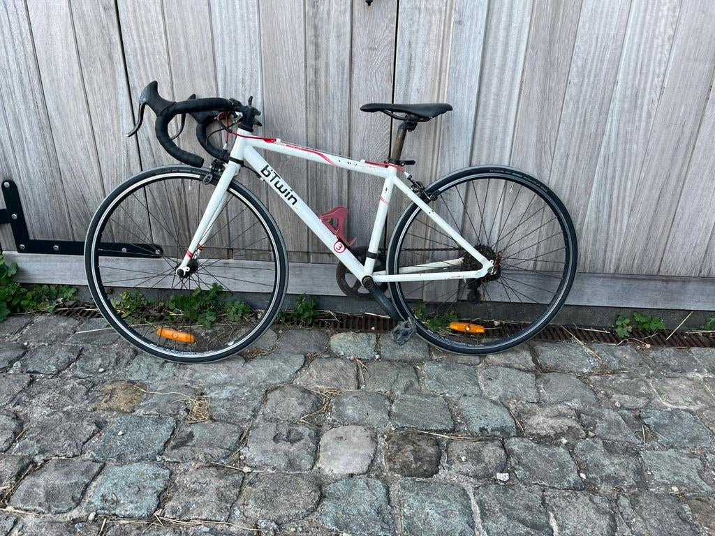Vélo de route blanc B'twin pour enfants, Vélos & Vélomoteurs, Vélos | Vélos de course, Utilisé, Hommes, Autres marques, Moins de 10 vitesses
