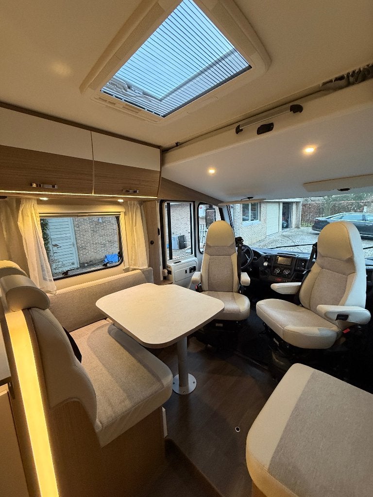 Carado I449 integraalcamper – 2019 – automaat – queensbed, Koelkast, Fiat, 7 tot 8 meter, Diesel