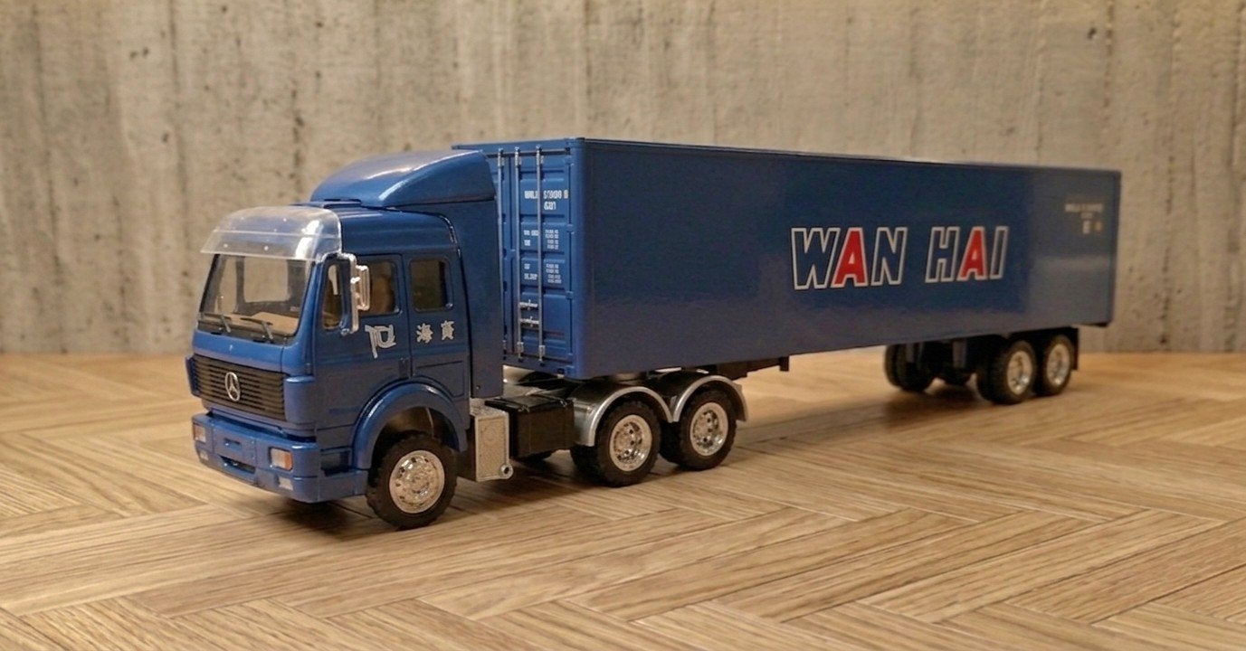 Miniatuur containervrachtwagen Wan Hai, Ophalen of Verzenden, Zo goed als nieuw