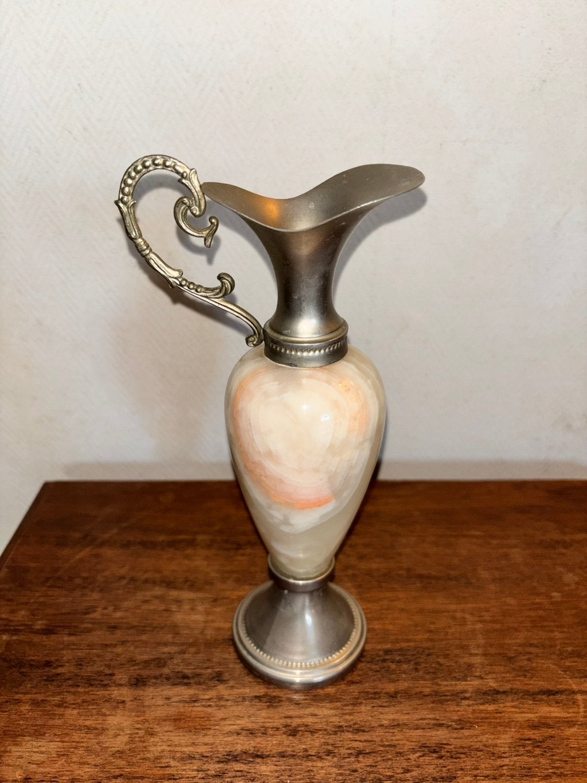 Vase en pierre de jade, Enlèvement