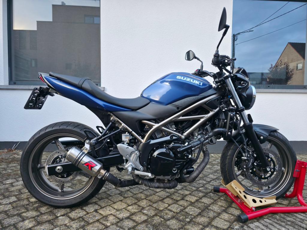Suzuki SV650 - 2024 - 3500Km - Performance - Nieuwstaat*, Motoren, Motoren | Suzuki, 2 cilinders, Particulier, Meer dan 35 kW