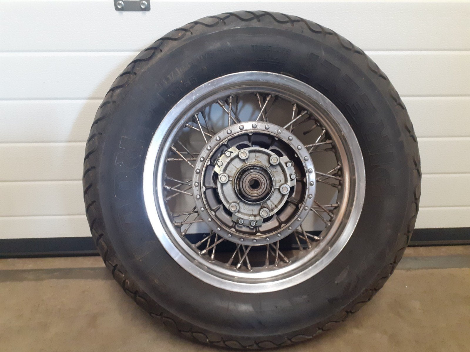 Mooie Pirelli achterband op velg voor Suzuki Intruder VS700, Motoren, Ophalen, Gebruikt