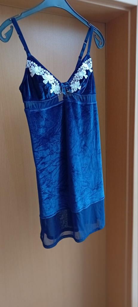 Nuisette en velours bleu roi taille 36/38, Milessia, Enlèvement ou Envoi, Comme neuf, Taille 38/40 (M)