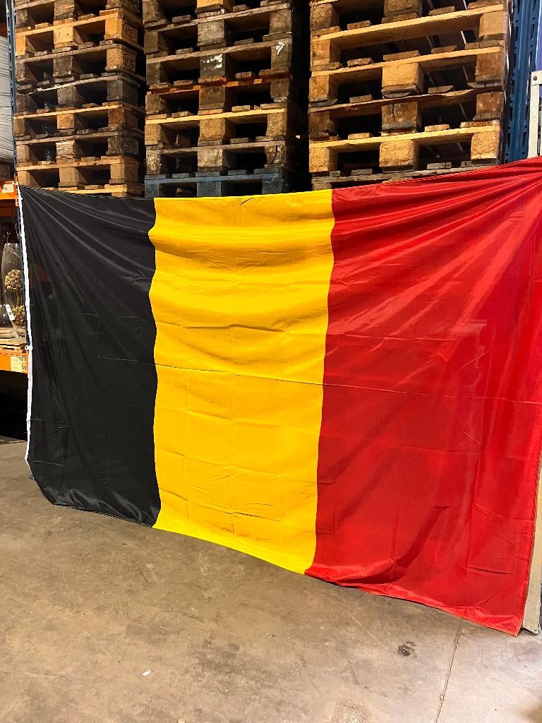 Drapeaux belges à vendre, prêts pour la Coupe du monde 2026!, Divers, Drapeaux & Banderoles, Neuf, Enlèvement