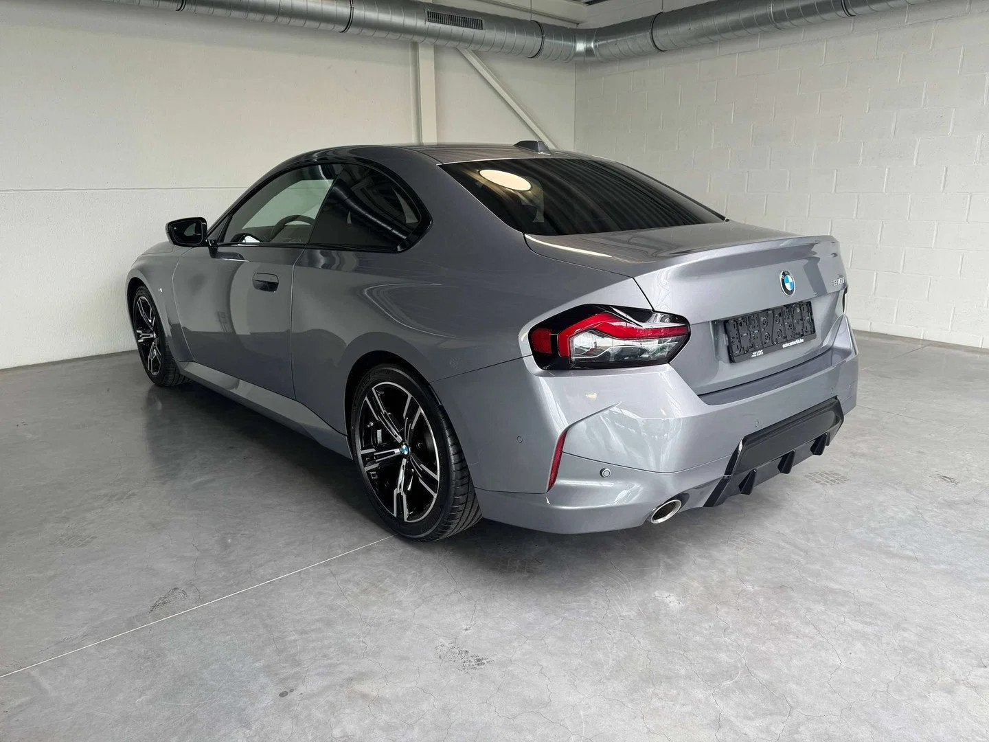 BMW 2 Serie 218 Coupé 218iA - M-Pakket - Camera - HIFI - AC, Auto's, BMW, Automaat, Stof, Gebruikt, Zwart