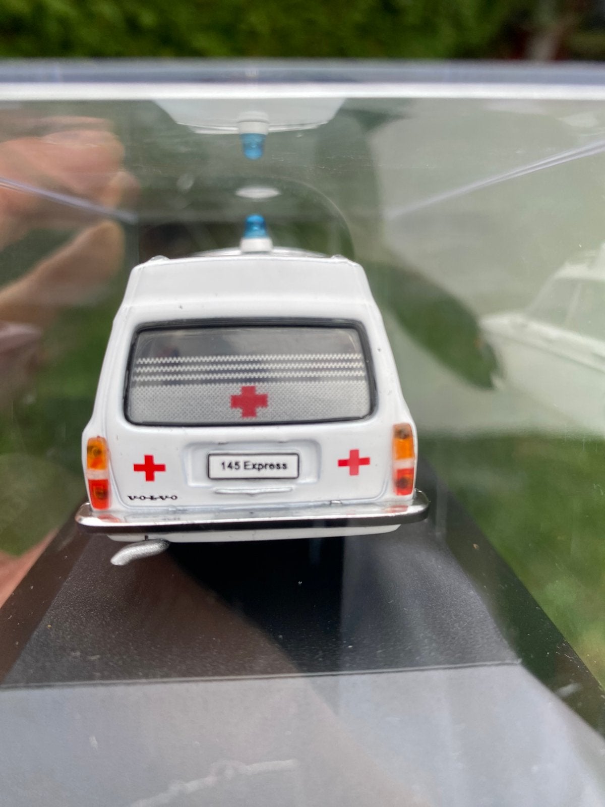 Volvo 145 Express Ambulance 1:43, Ophalen of Verzenden, Zo goed als nieuw