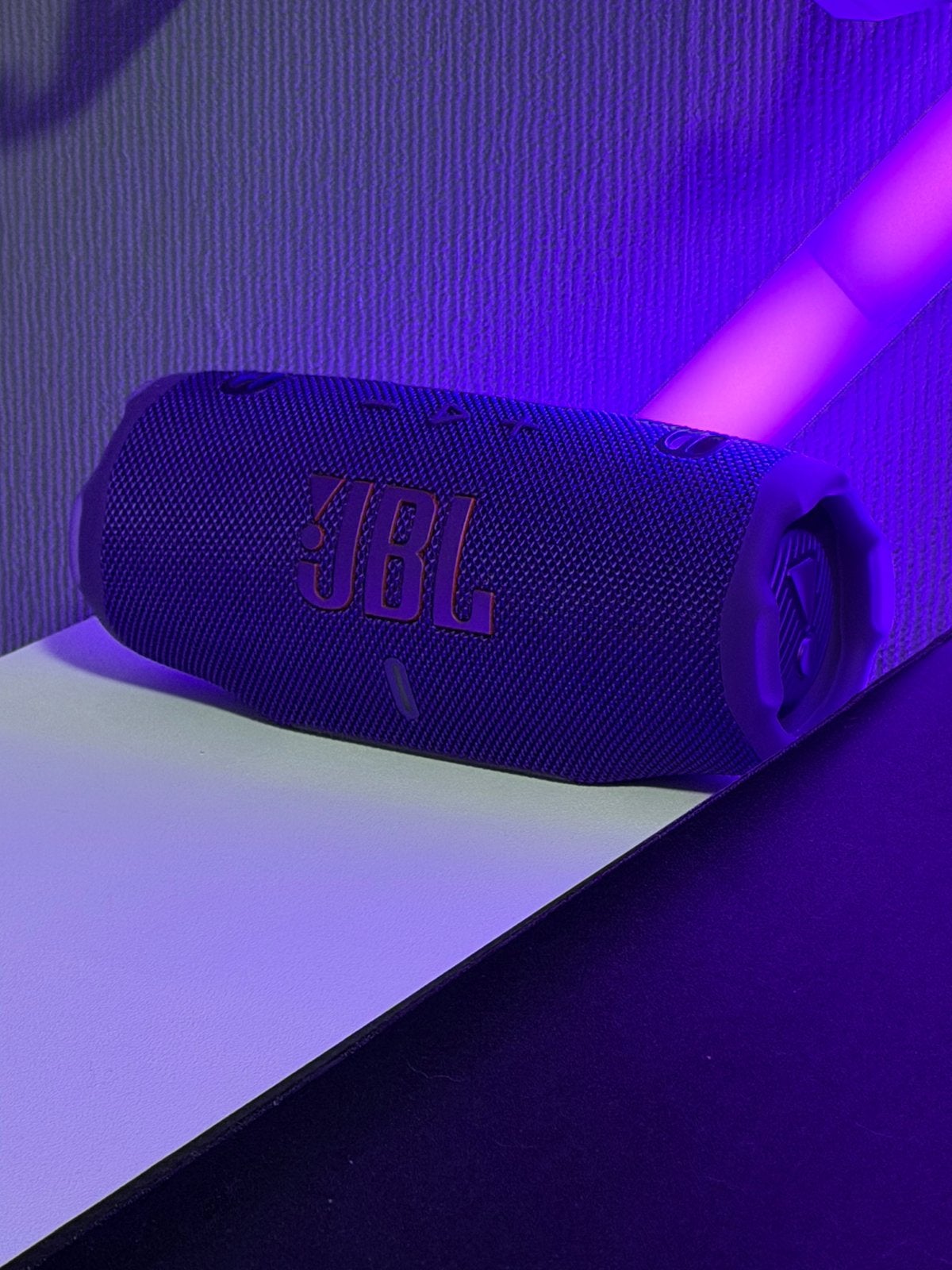 Jbl charge 6 paars, Audio, Tv en Foto, Ophalen of Verzenden, Zo goed als nieuw, JBL