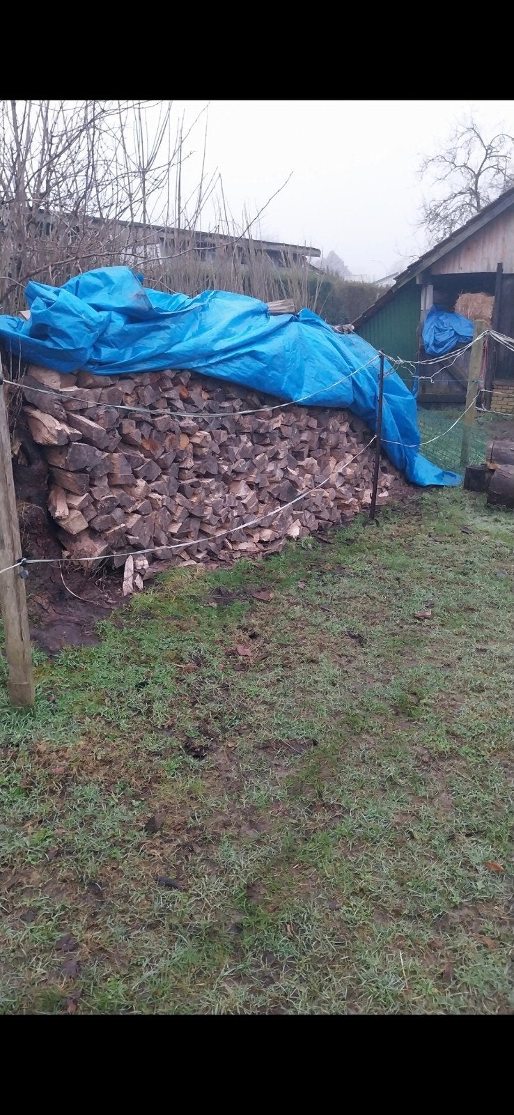 Wij klieven, stapelen, zagen en hakselen uw hout!, Ophalen