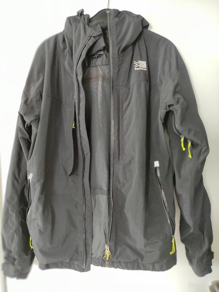 Zwarte jas, merk karrimor, heel goede staat., Ophalen of Verzenden