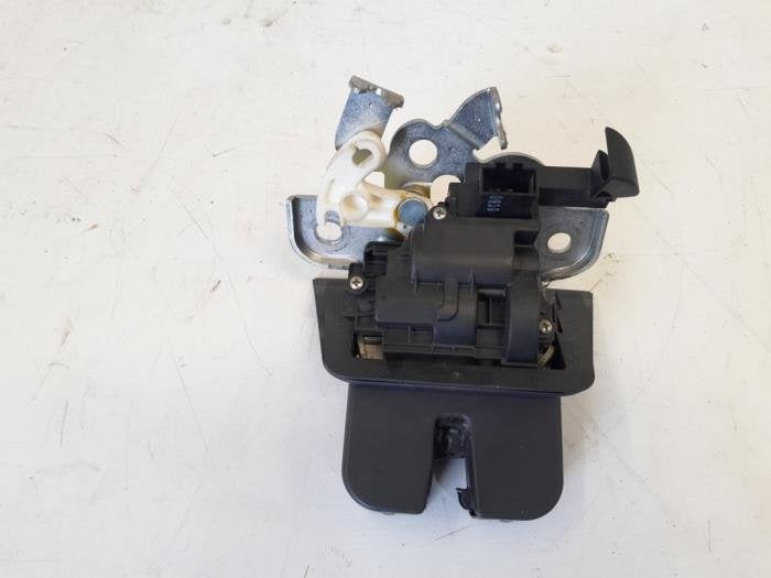 Mécanique de verrouillage hayon d'un Audi A4, Autos : Pièces & Accessoires, -, 3 mois de garantie, Audi, Utilisé