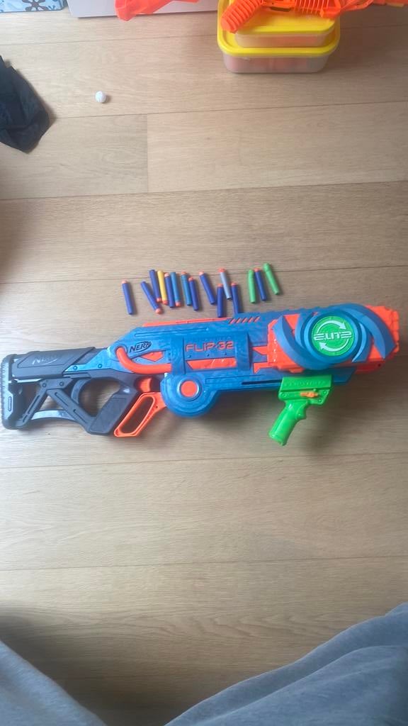 1 grote nerf en 15 kogels, Ophalen of Verzenden, Zo goed als nieuw
