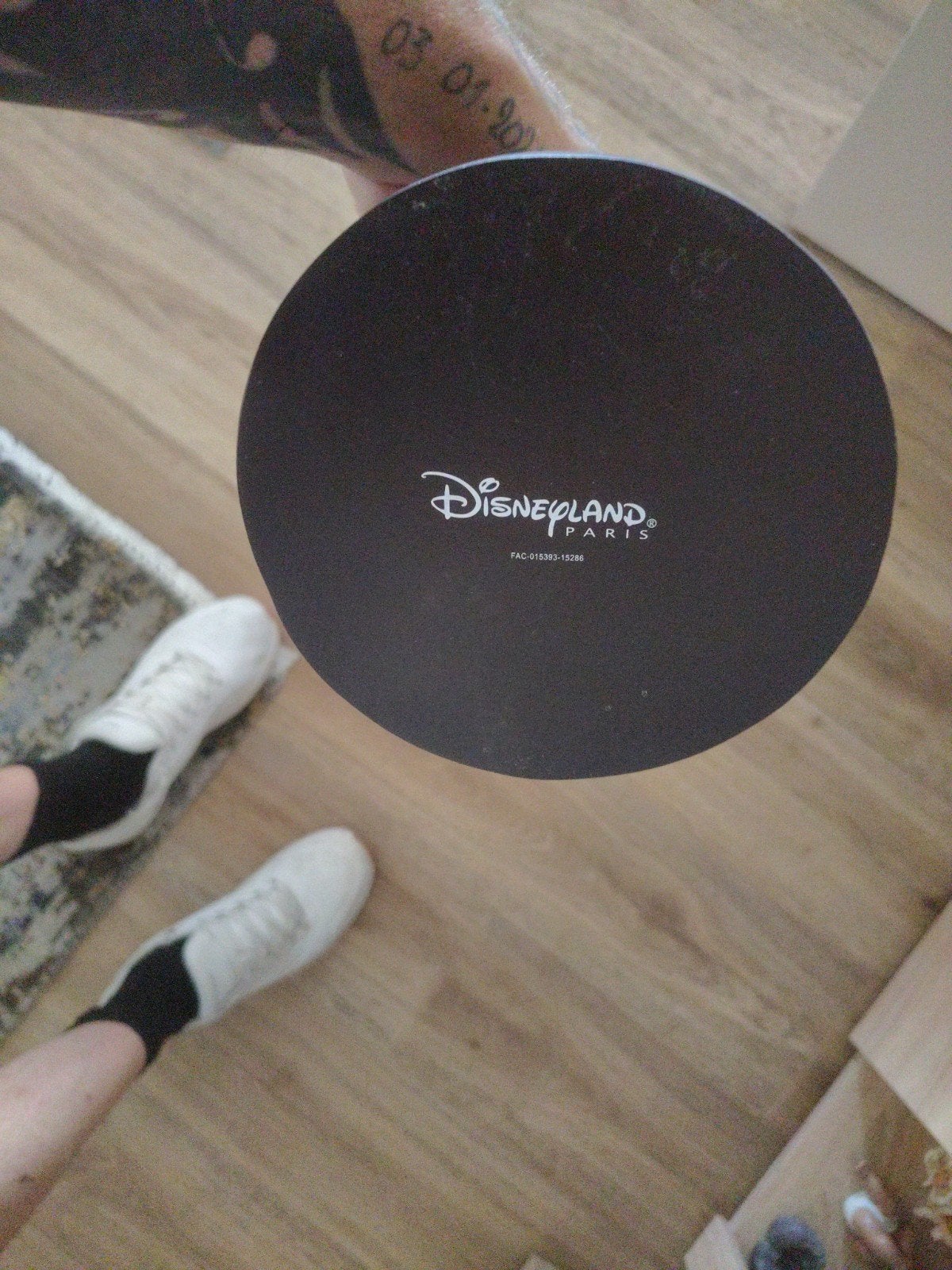 Mickey mousse beelden, Ophalen