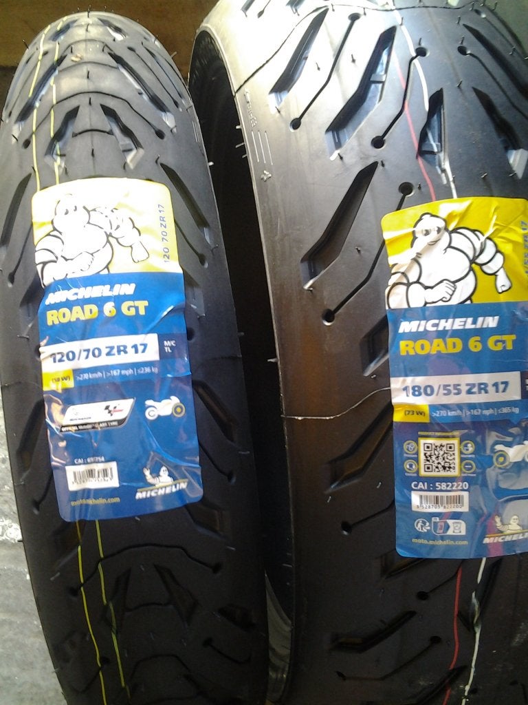 120/70/17 et 180/55/17 pilot road 6 gt renf, Motoren, Verzenden, Nieuw