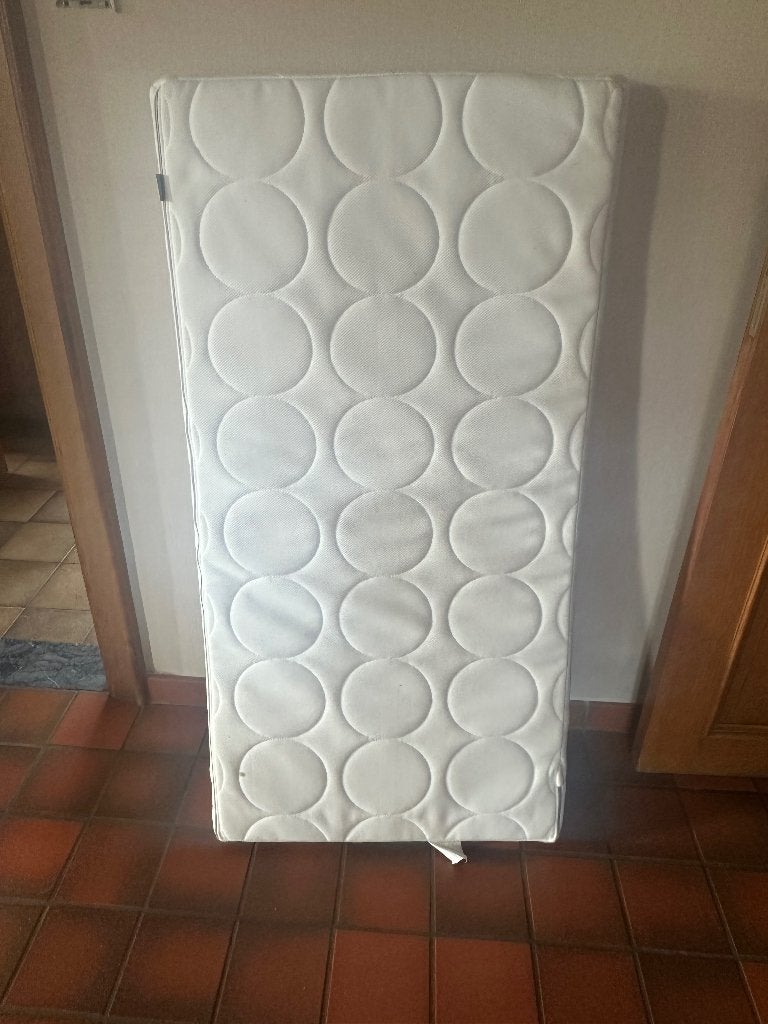 Matras babybed, Ophalen, Zo goed als nieuw, Matras