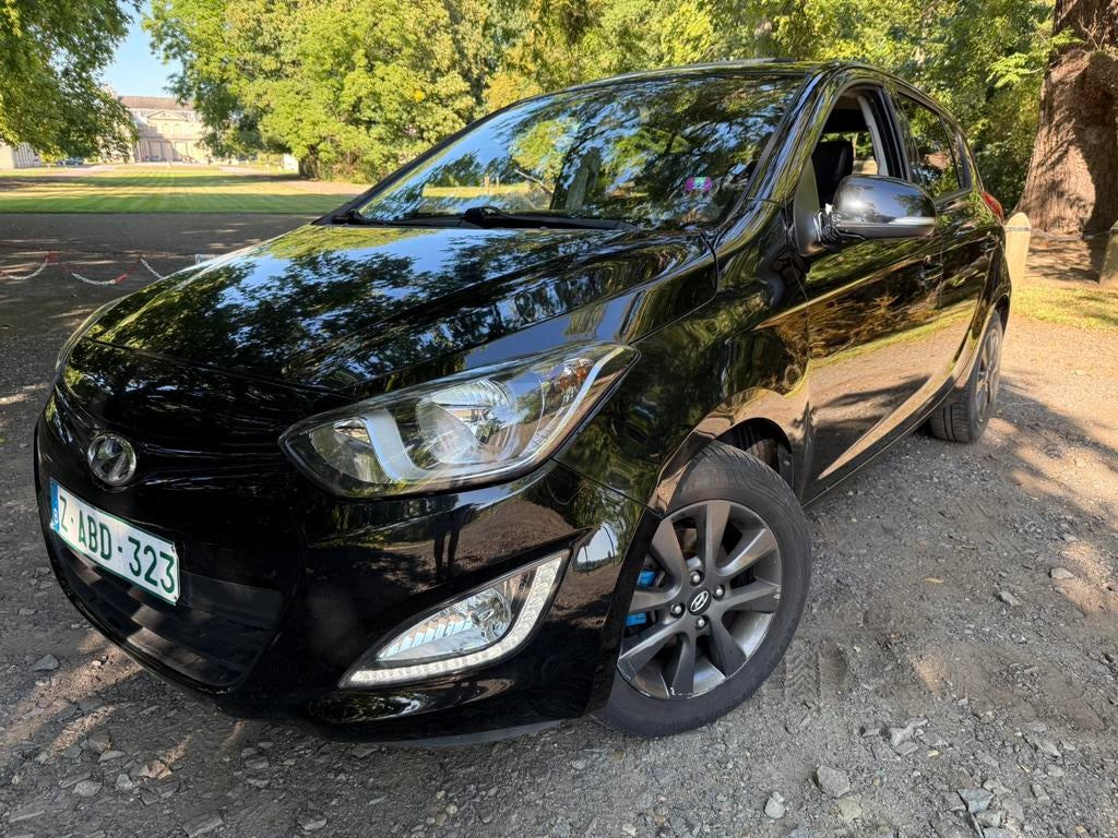 Hyundai i20 1.1 CRDi 2014 Led Toit ouvrant cuir Euro 5B, Autos, Cuir, Achat, Boîte manuelle, Entretenue par le concessionnaire