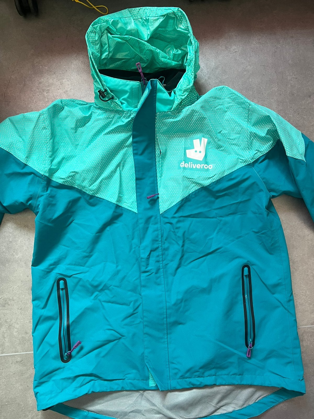 Jasje Deliveroo, Ophalen, Zo goed als nieuw