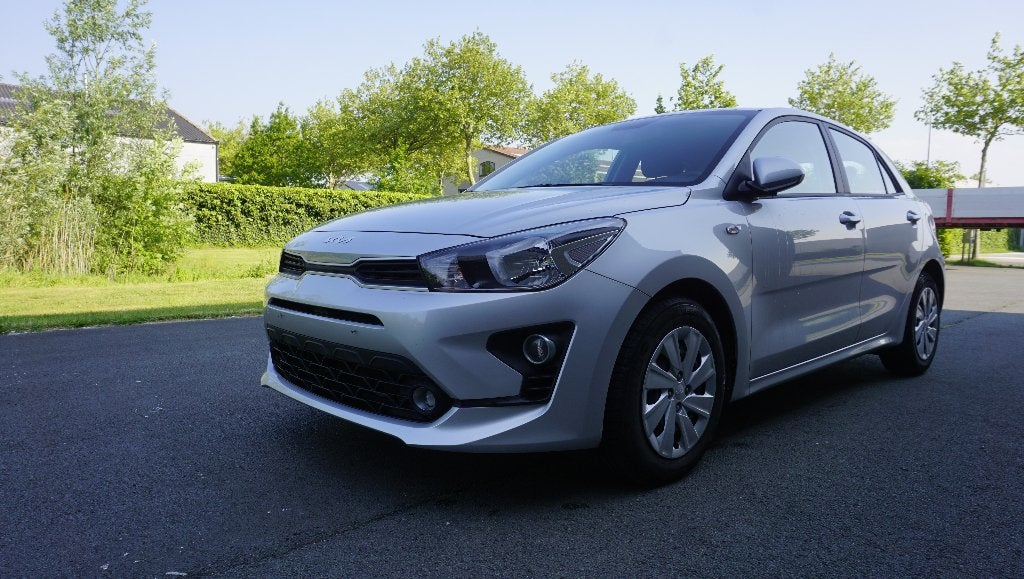 Kia Rio Pure 63.498Km 5 deuren-Garantie tot 7/2029-Als Nieuw, Autos, Kia, Argent ou Gris, Achat, Entreprise, Boîte manuelle
