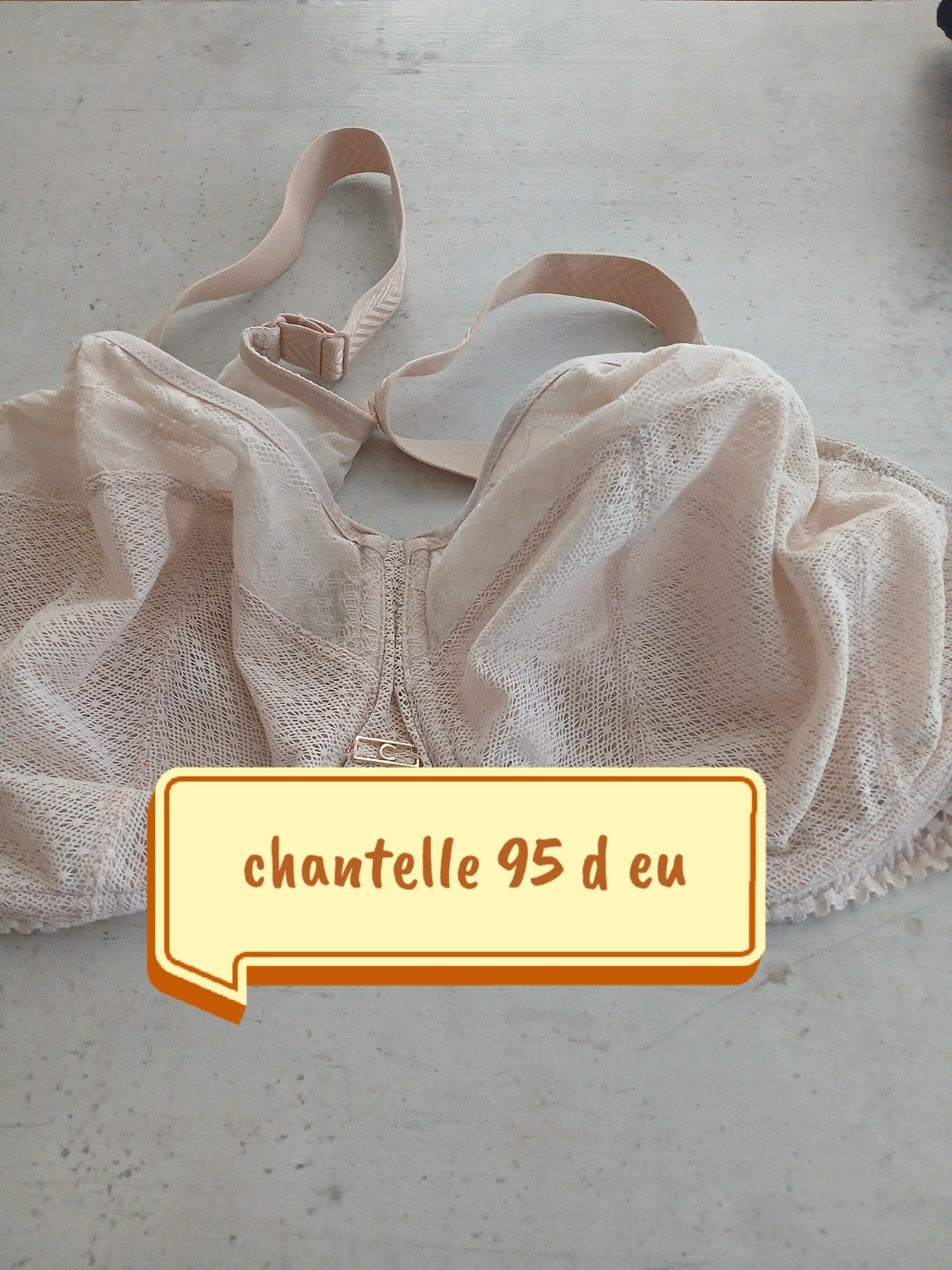 chantelle 95 d eu, Kleding | Dames, Ondergoed en Lingerie, Chantelle, Ophalen of Verzenden, Beige, BH