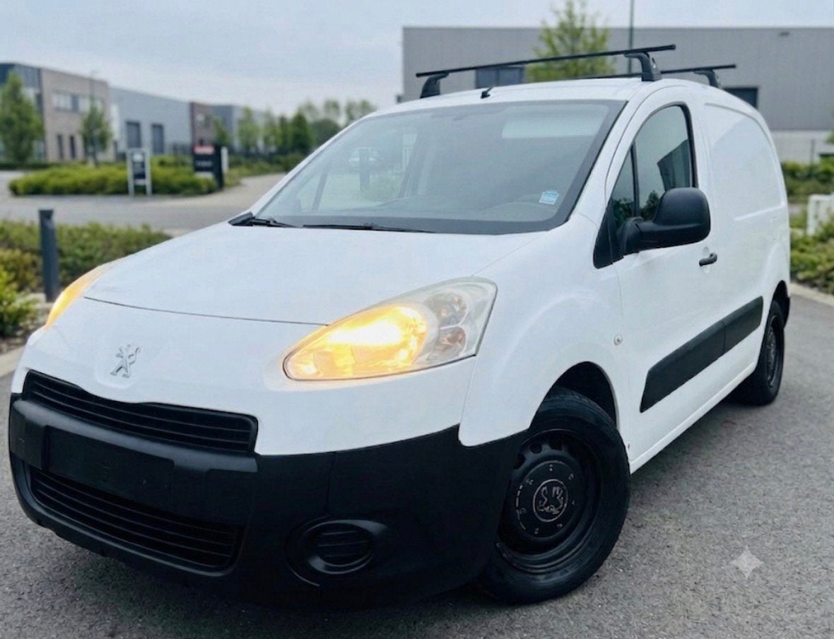 Peugeot partner, Autos, Camionnettes & Utilitaires, Euro 5, 4 portes, Boîte manuelle, Diesel