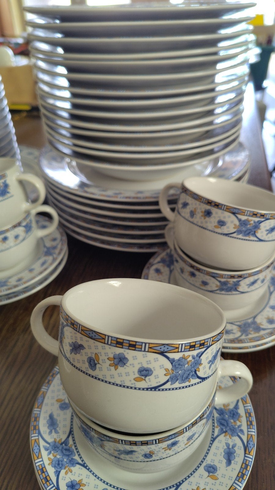 Nieuw servies en nieuw 6&4-delig koffieservies, Enlèvement