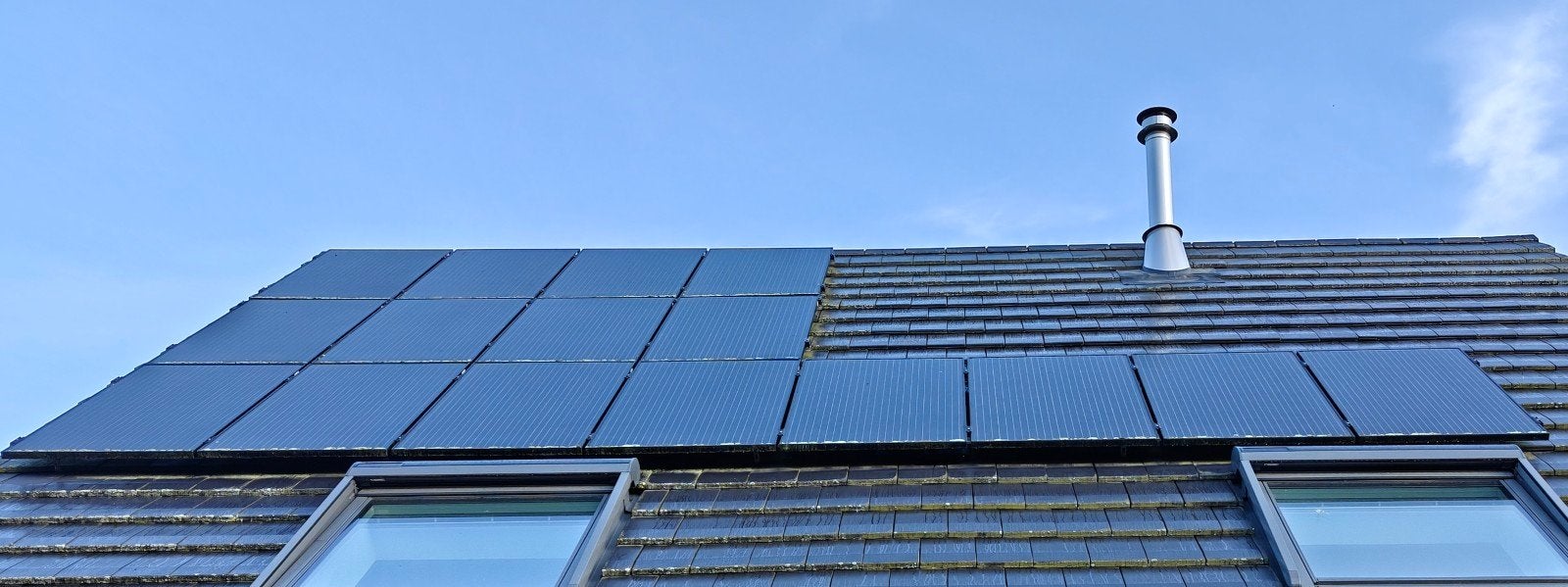Panneaux solaires 4,6 kW + onduleur + supports, Enlèvement, Utilisé, Système complet, 200 watts-crêtes ou plus