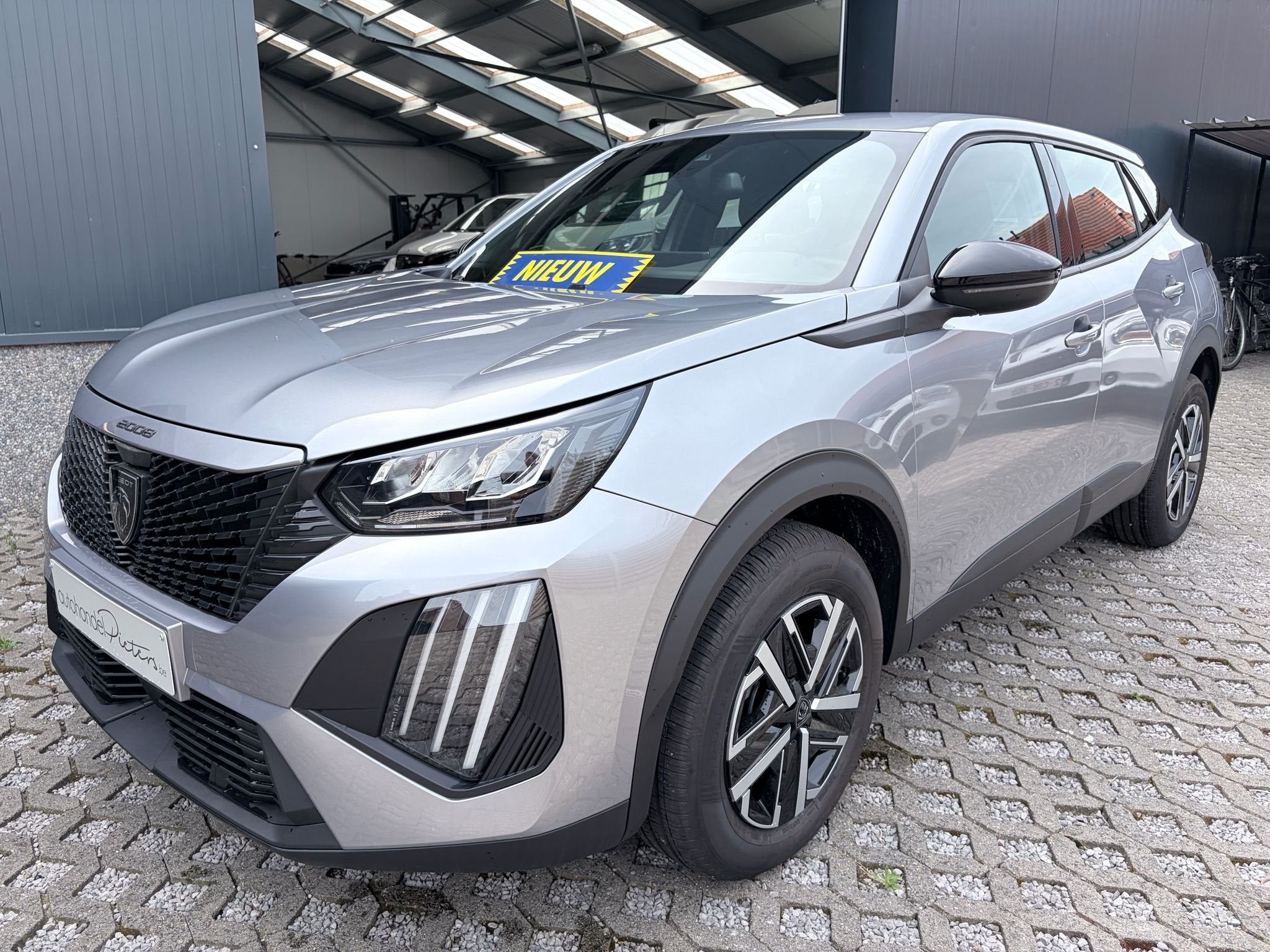 Peugeot 2008 NIEUW - Benzine - Slechts 159 km !, Autos, Peugeot, Argent ou Gris, Achat, Euro 6, Entreprise