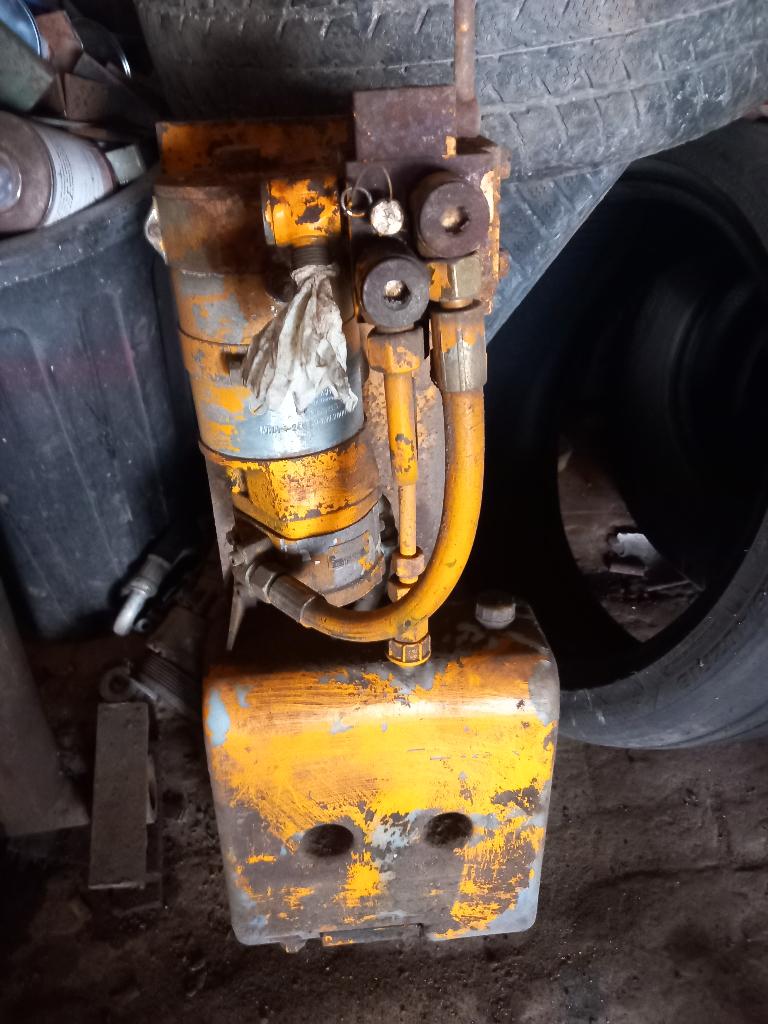 Verin hydraulique avec pompe, Autos : Divers, Outils de voiture, Enlèvement