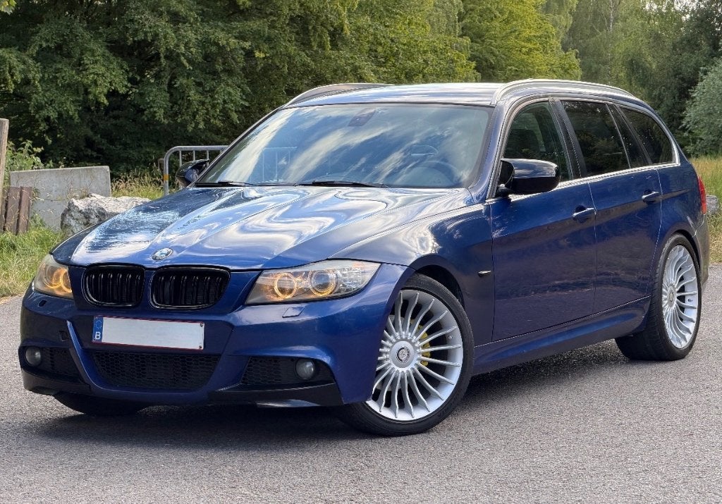 BMW 318D Pack M série 3 -147.570Km!!Prete a immatriculée !, Auto's, BMW, Euro 5, Parkeersensor, Blauw, Alcantara