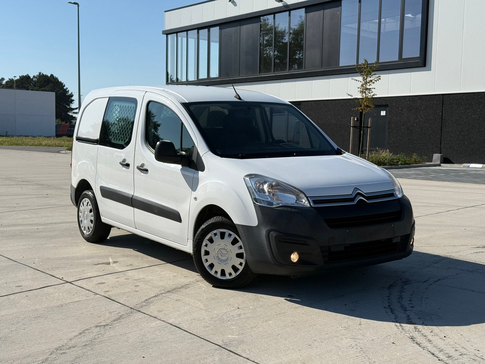 Citroen Berlingo - 1.6 BlueHDi Comfort - TVA, Essai à domicile, Euro 6, Entreprise, 2 places