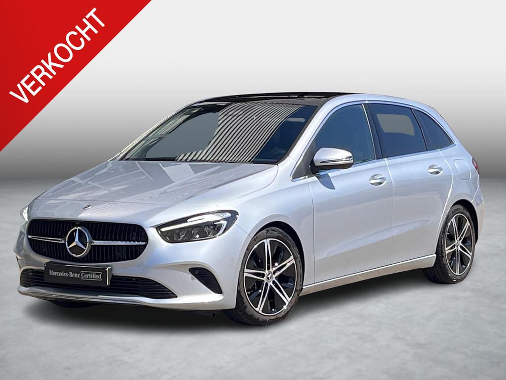 Mercedes-Benz B-Klasse 180 Luxury Line Pano, Auto's, Gebruikt, Zwart, 4 cilinders, 700 kg