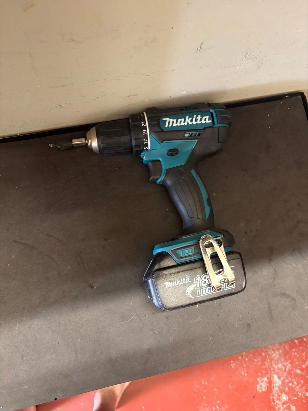 Makita boormachine, Doe-het-zelf en Bouw, Gereedschap | Boormachines, Ophalen of Verzenden, Zo goed als nieuw, Boormachine