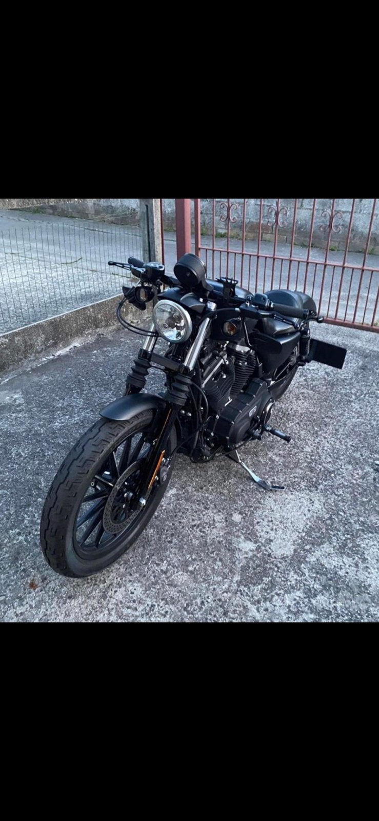 Harley Davidson iron 883, Motos, Motos | Harley-Davidson, Particulier, Chopper, 12 à 35 kW, 2 cylindres, Permis Moto A1 minimum