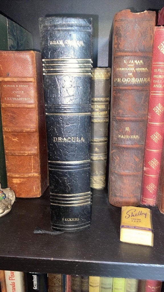 Roman DRACULA belle reliure Beckers, Boeken, Ophalen of Verzenden
