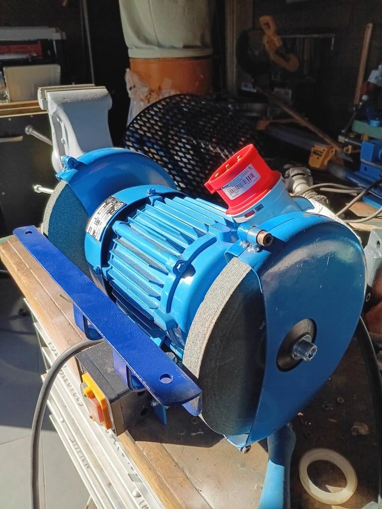 Slijpmolen profesioneel, Doe-het-zelf en Bouw, Ophalen, Zo goed als nieuw, 700 tot 1000 watt, Werkbankslijpmachine
